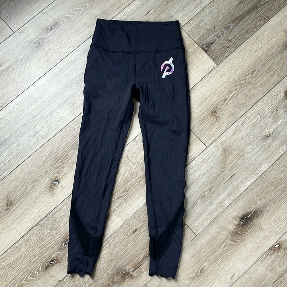 Peloton Move Mission Black Scallop Hem Mesh Panel Leggings